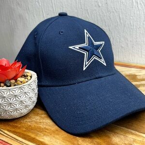 NWOT Dallas Cowboys  New Era
Adjustable Hat - Navy